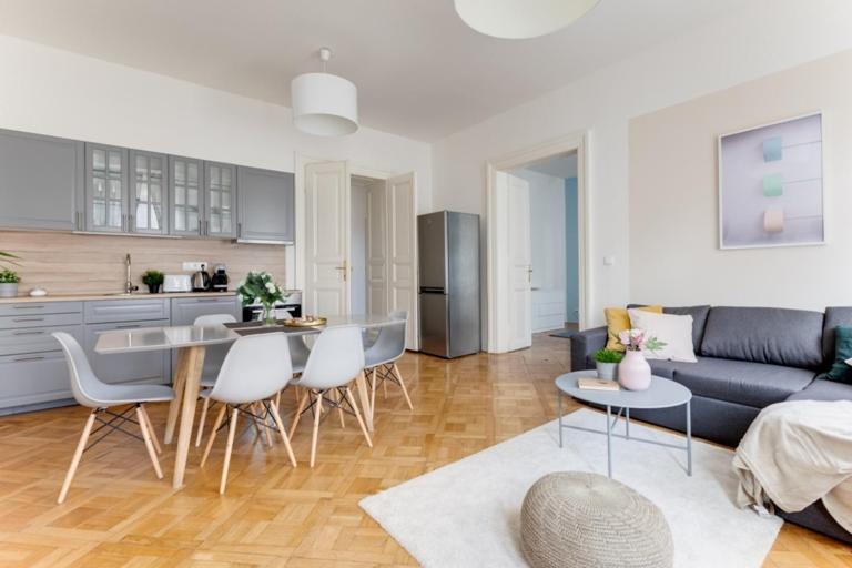 New & Cozy 3bds In Historical Center - S8 Praha